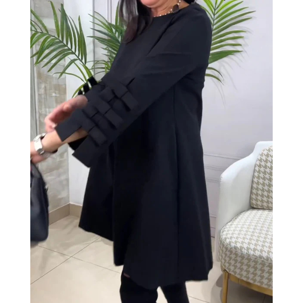 Opaline - Elegant dress with a unique design